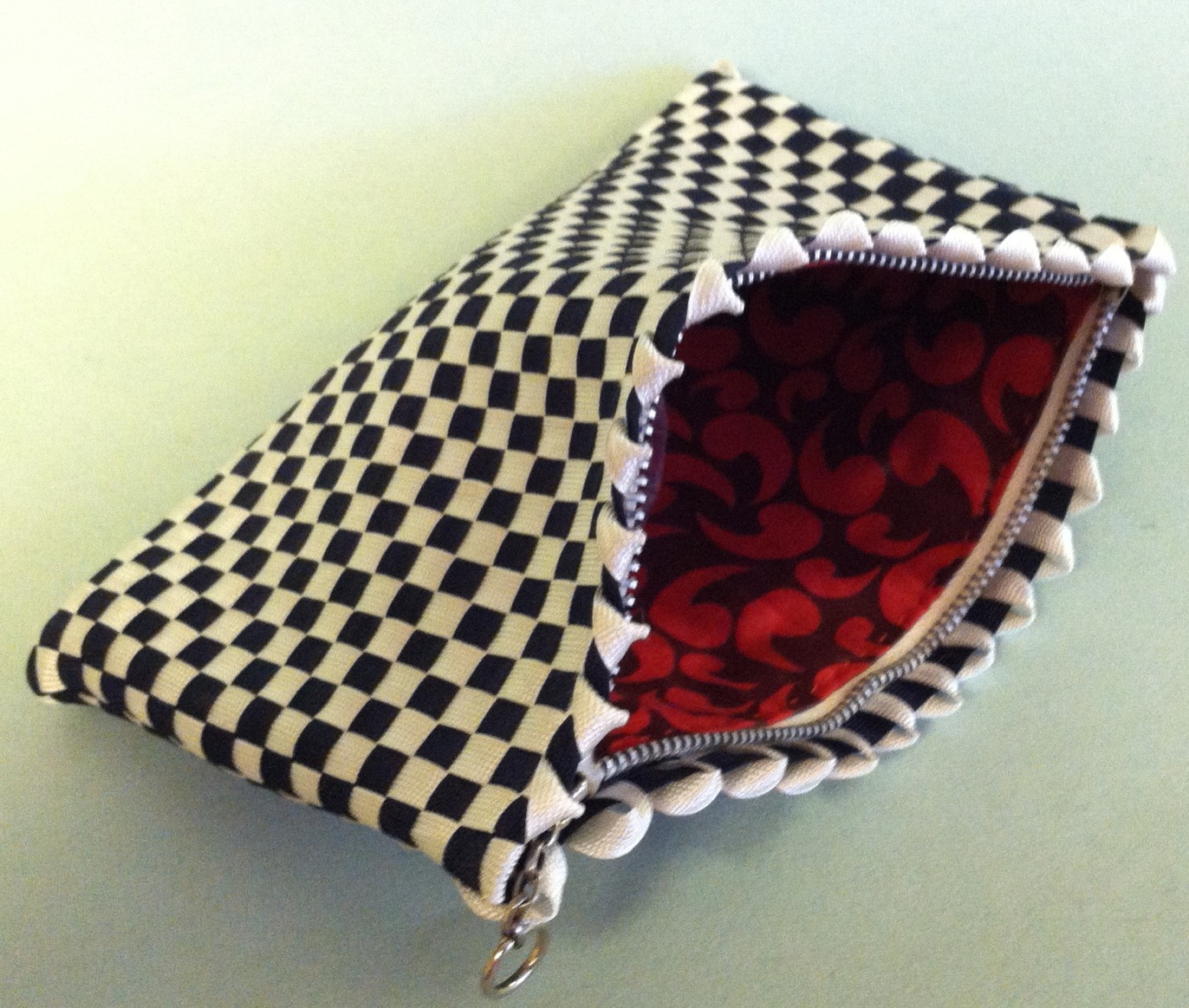 Wonder Weave Party Purse open photo